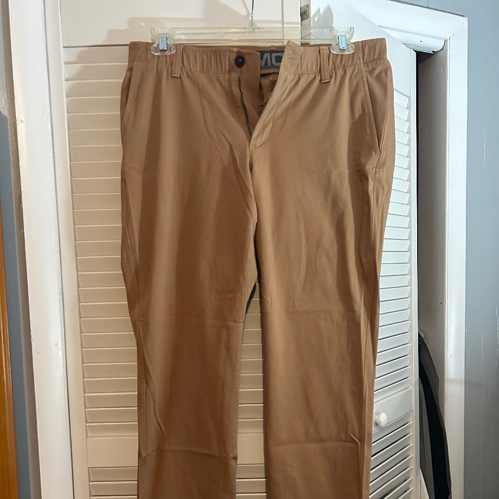 Under Armour Men’s Khaki Pants 34x30